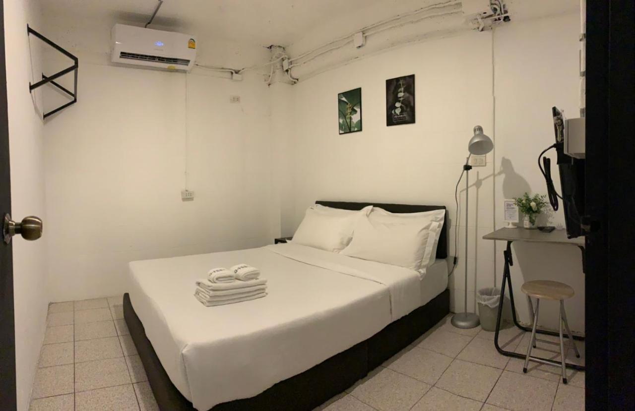Gfeel Hostel Bangkok Exterior foto